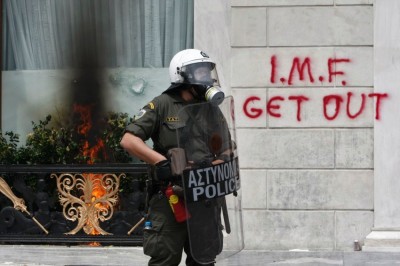 grecia troika protesto