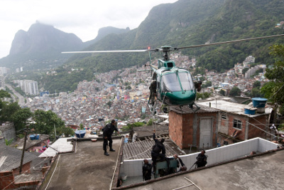 helicotero upp favela