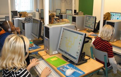 270313 escola finlandia Computadores