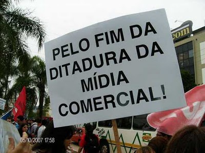 protesto-pelo-fim-da-ditadura-midiatica