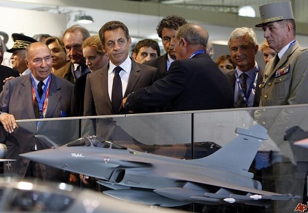 260212_nicolas-sarkozy-serge-dassault-2011-6-20-9-40-11