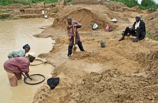 gold and diamond mining of africa Gold mining is africa's main mining resource the central african mining and exploration company (camec), one of africa's primary mining enterprises, is criticized for its unregulated environmental impact and minimal social stewardship. gold and diamond mining of africa Gold mining is africa's main mining resource the central african mining and exploration company (camec), one of africa's primary mining enterprises, is criticized for its unregulated environmental impact and minimal social stewardship.