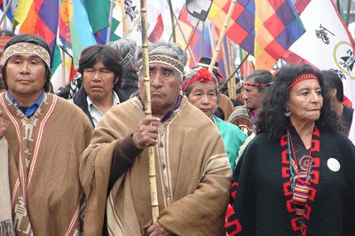 130421 indigenas
