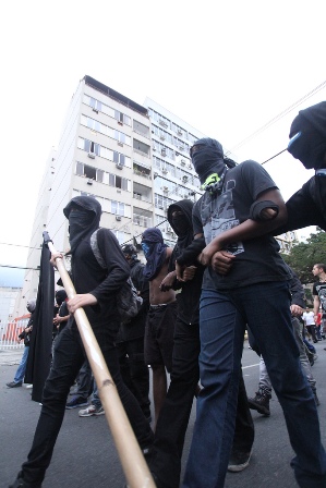 black-blocs-1